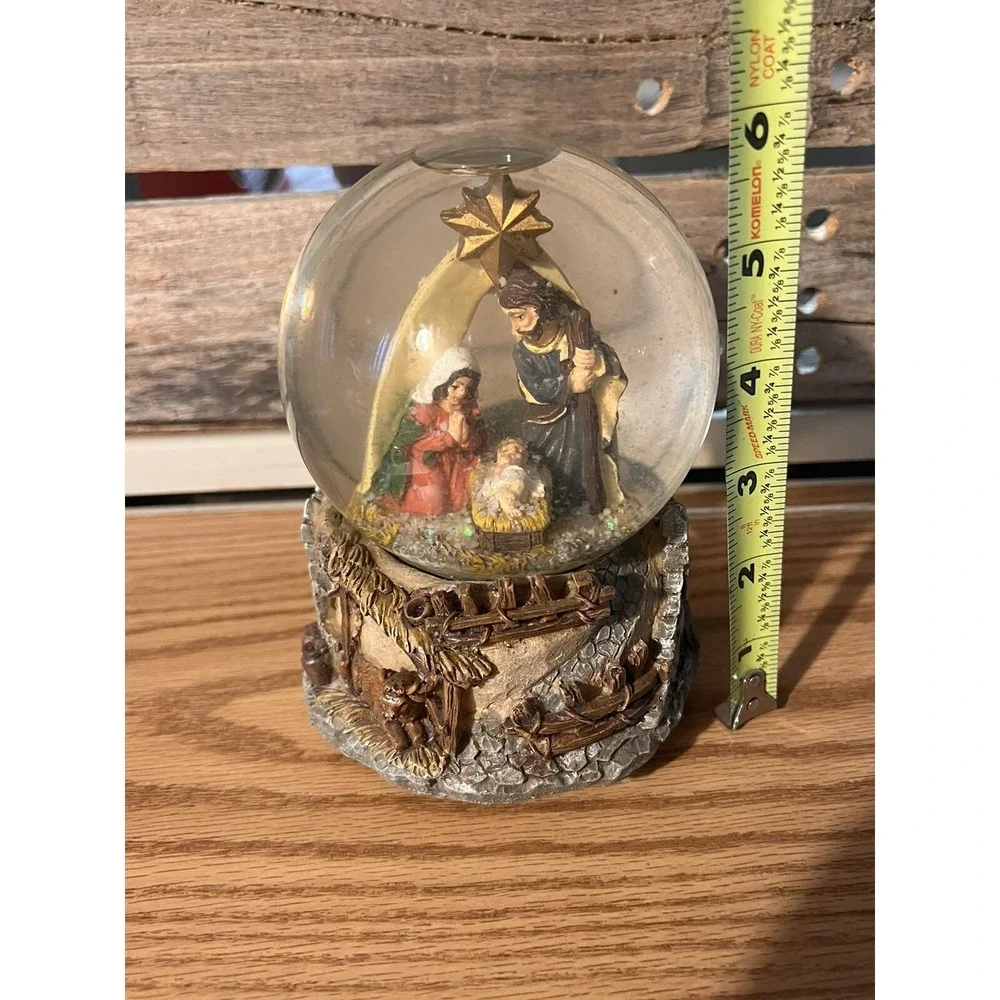 VTG Nativity Scene Musical Jingle Bells Snow Water Globe 6